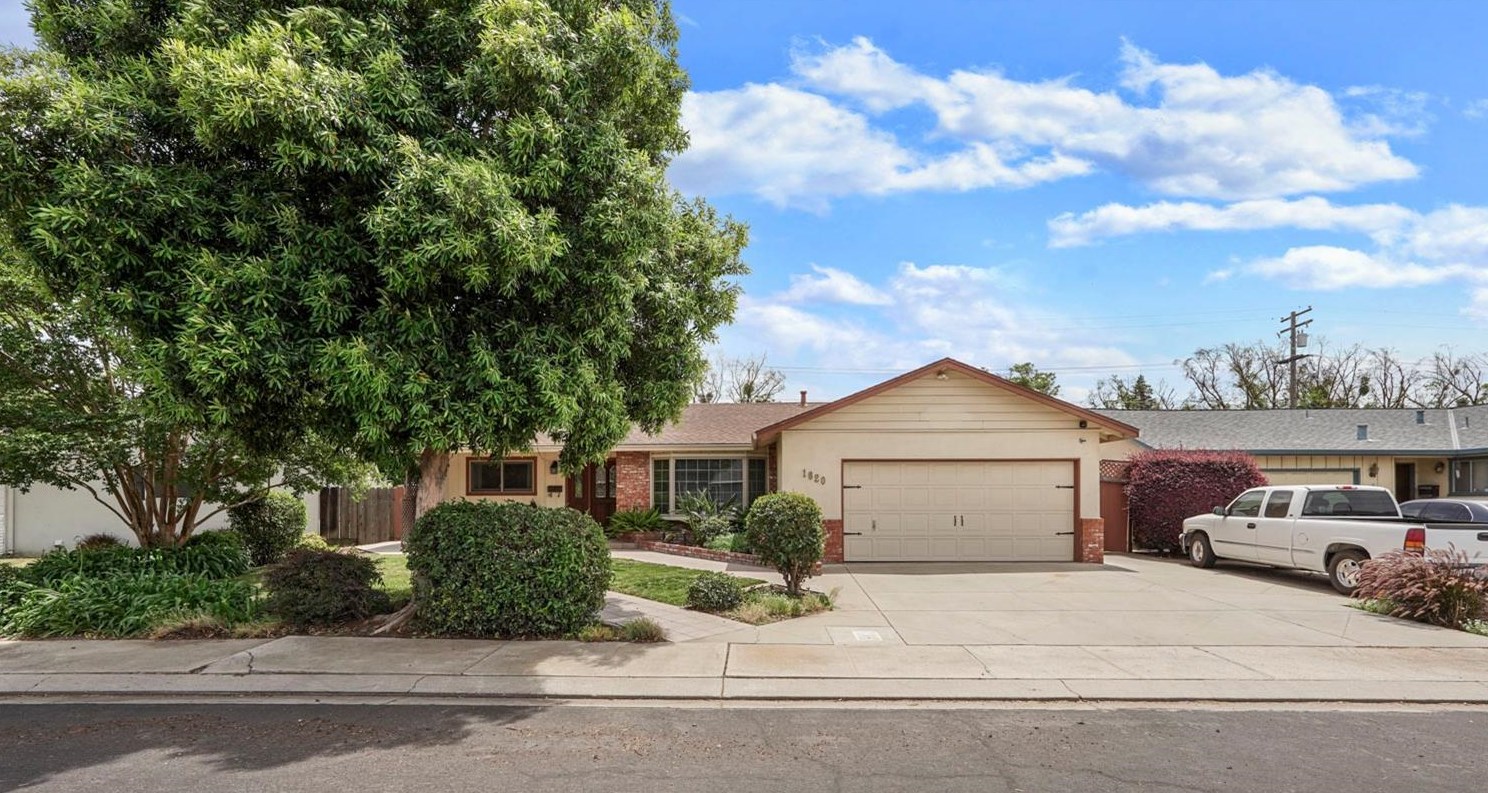 1620 Ascot Dr, Modesto, CA 95350-2705