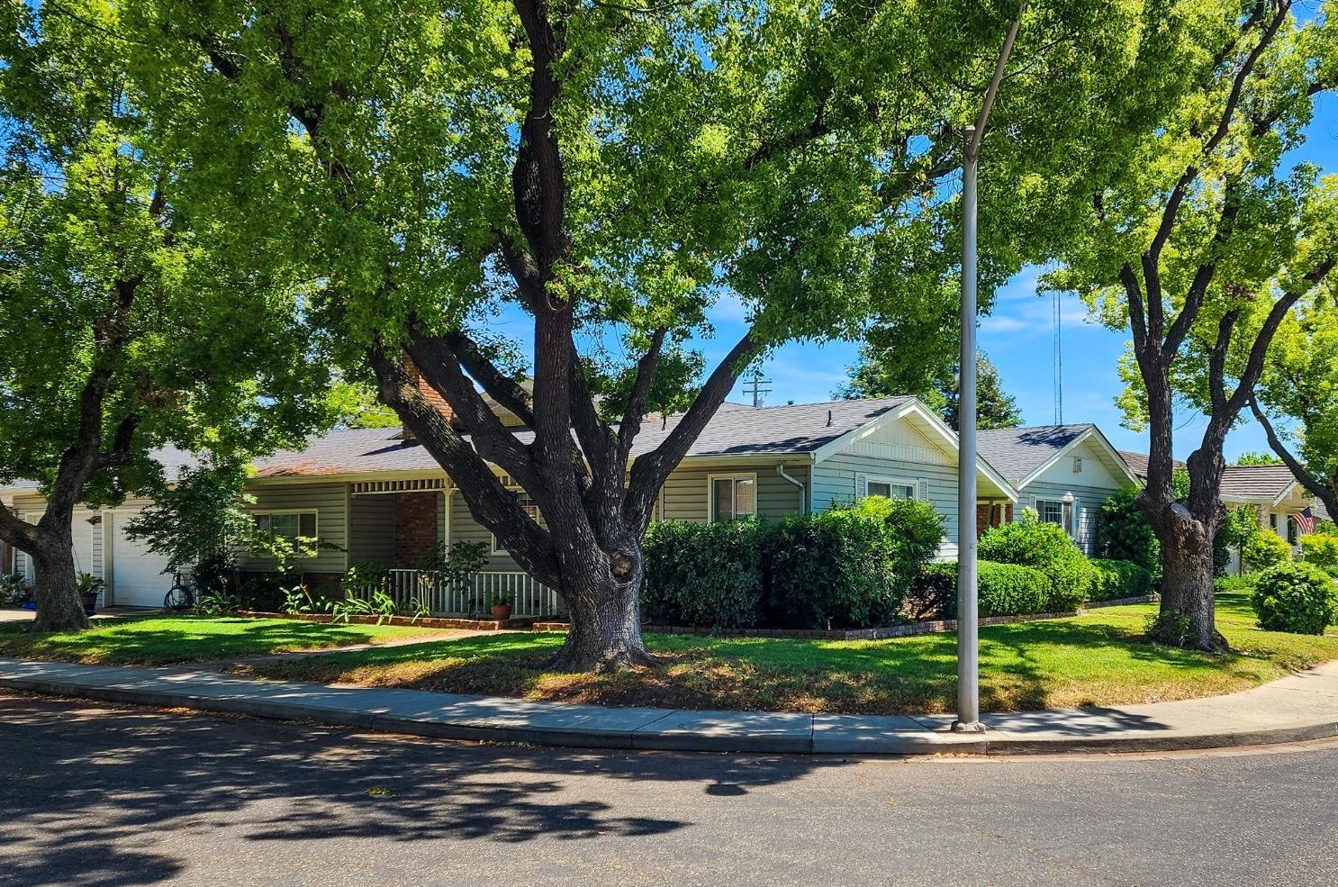 1124 La Sombra Ct, Turlock, CA 95380-3632