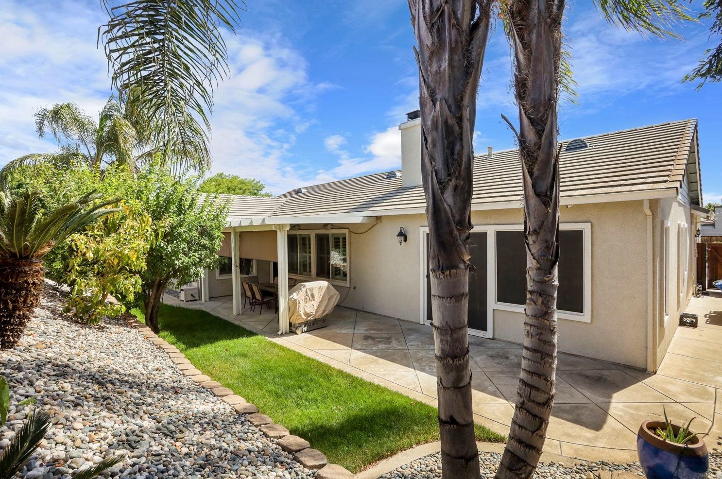 1625 Dawnview Dr, Los Angeles CA  94513-6550 exterior