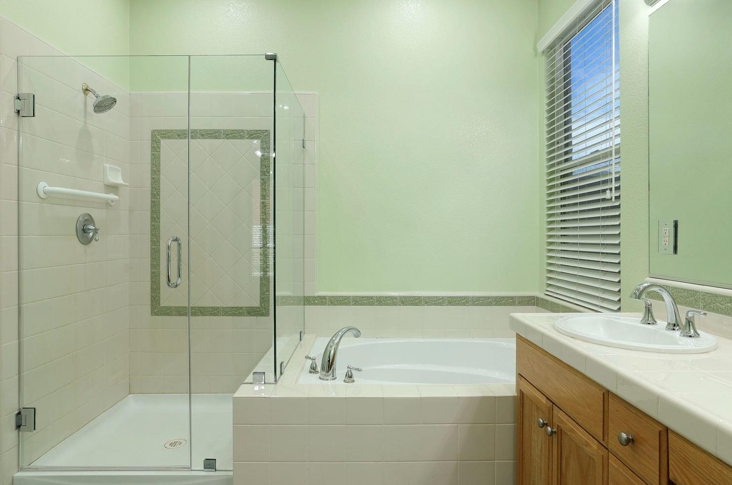 1625 Dawnview Dr, Los Angeles CA  94513-6550 exterior