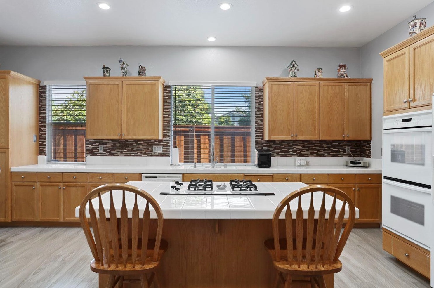 1625 Dawnview Dr, Los Angeles CA  94513-6550 exterior