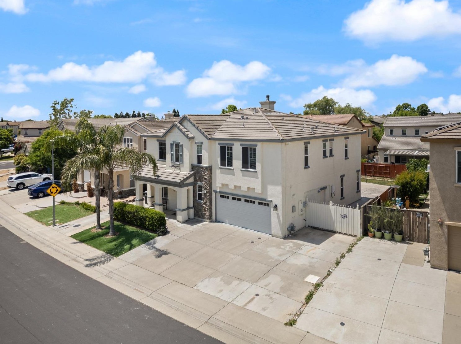 6821 Sao Tiago Way, Elk Grove, CA 95757-3437