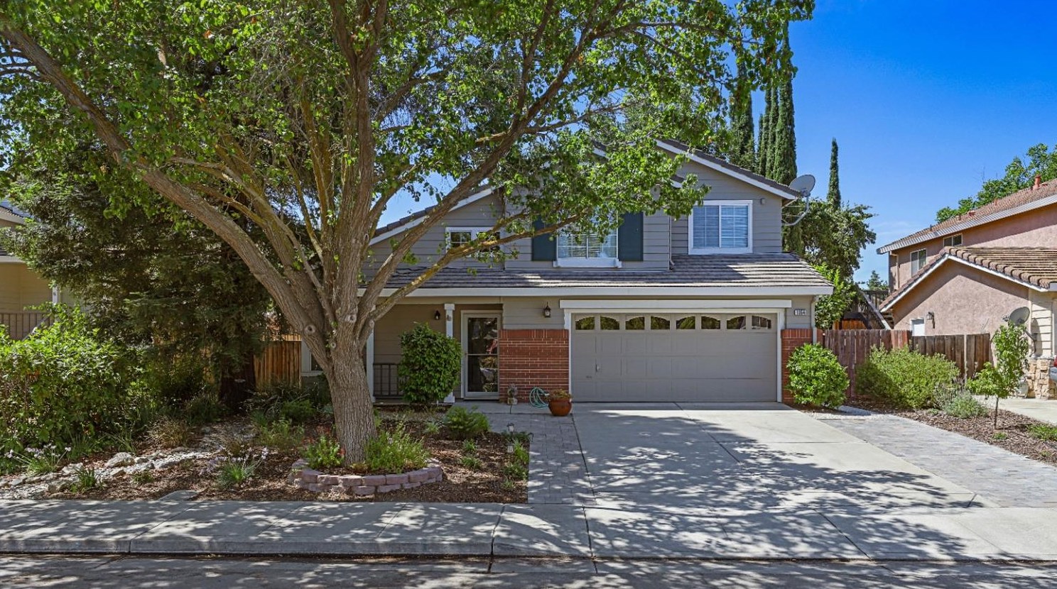 1354 Ray Harvey Dr, Tracy, CA 95377-8209