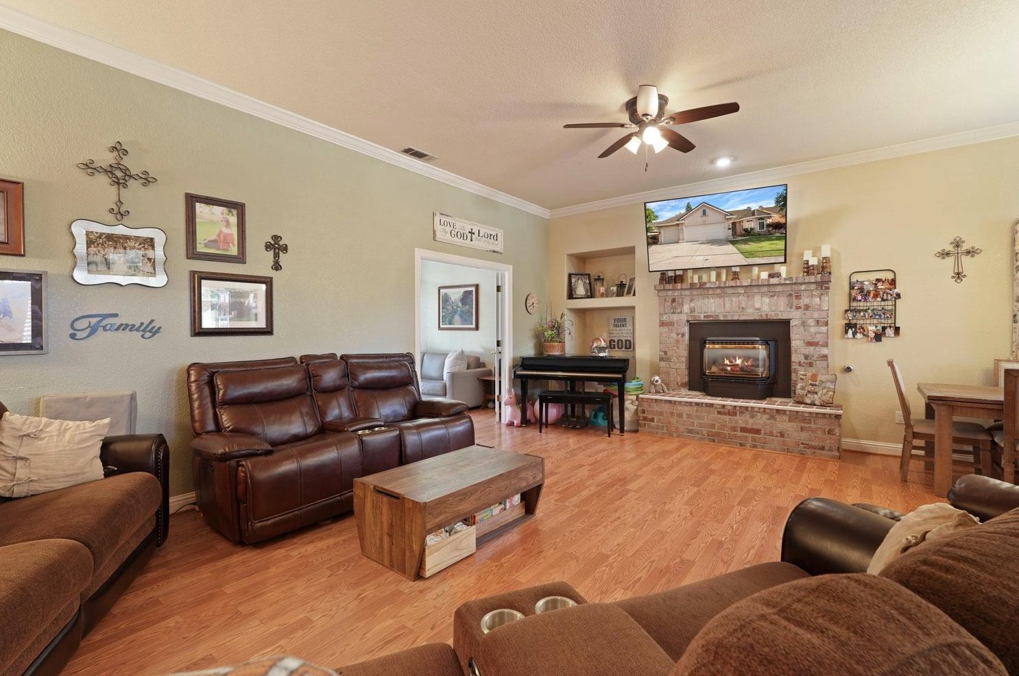 2928 Hazelwood Way, Lodi, CA 95242