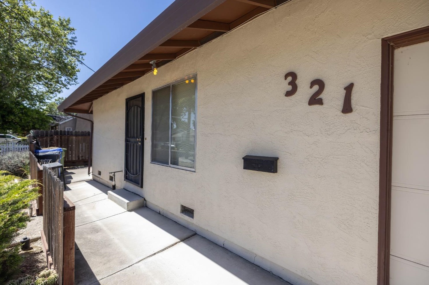 319 W 10th St, Tracy, CA 95376