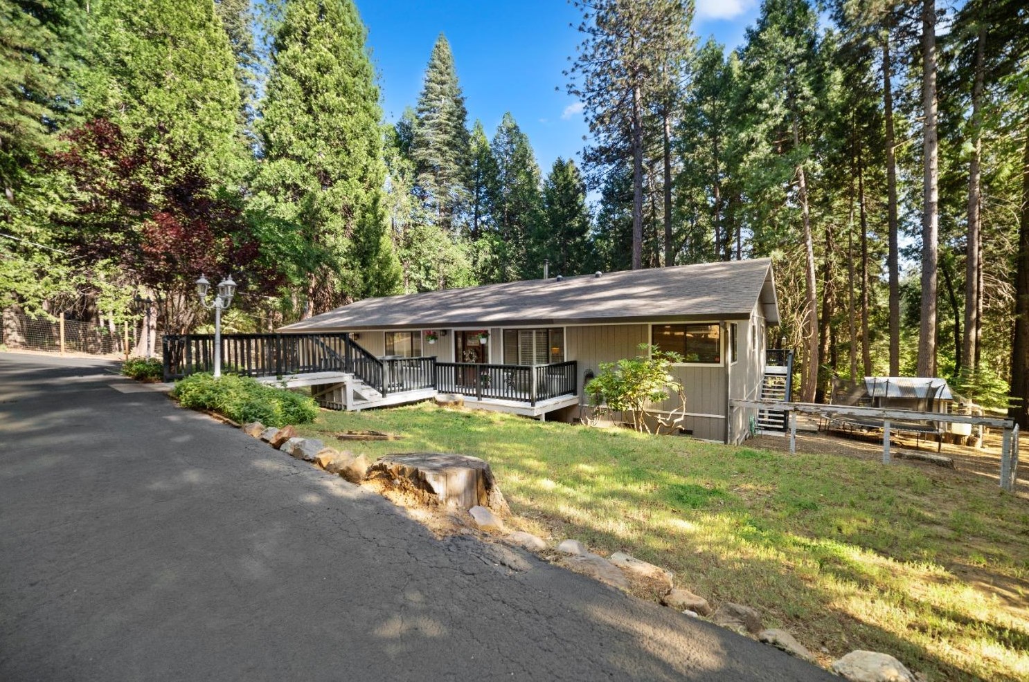 6040 Chickaree Ln, Pacific House, CA 95726-9743