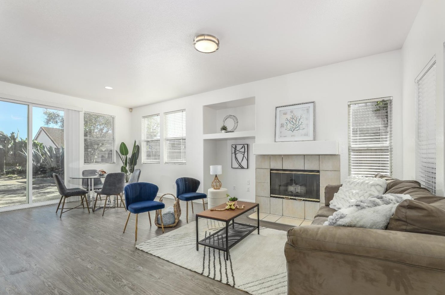 7848 Jacinto Rd, Elk Grove, CA 95758-7202