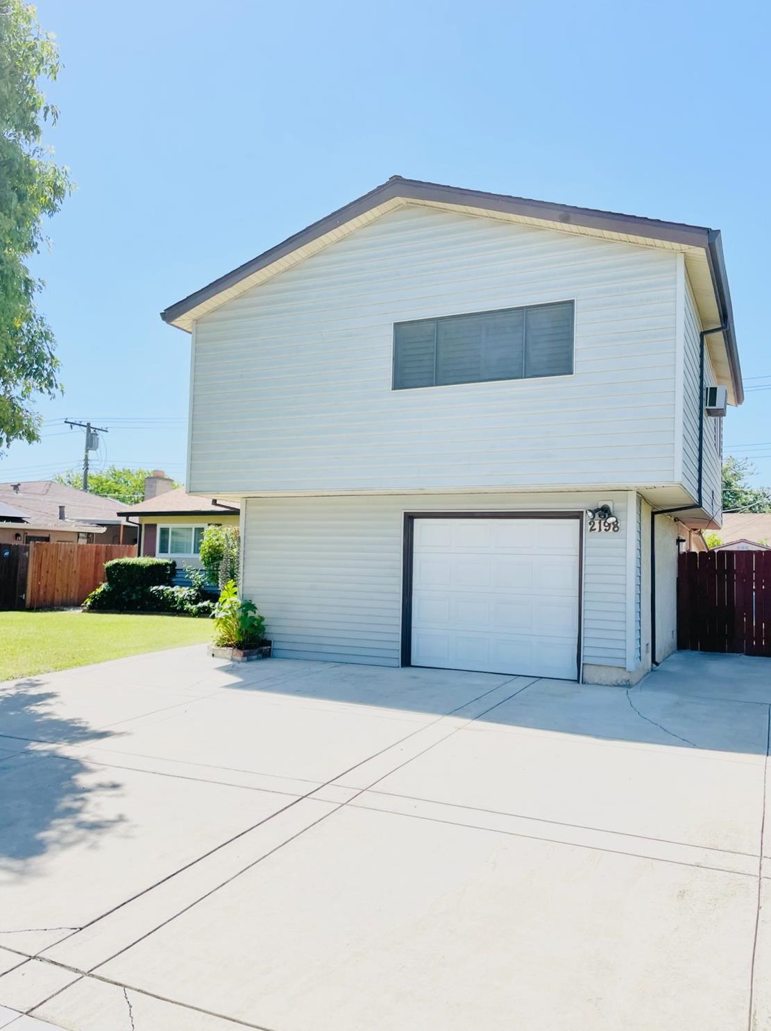 2198 63rd Ave, Sacramento, CA 95822-4633