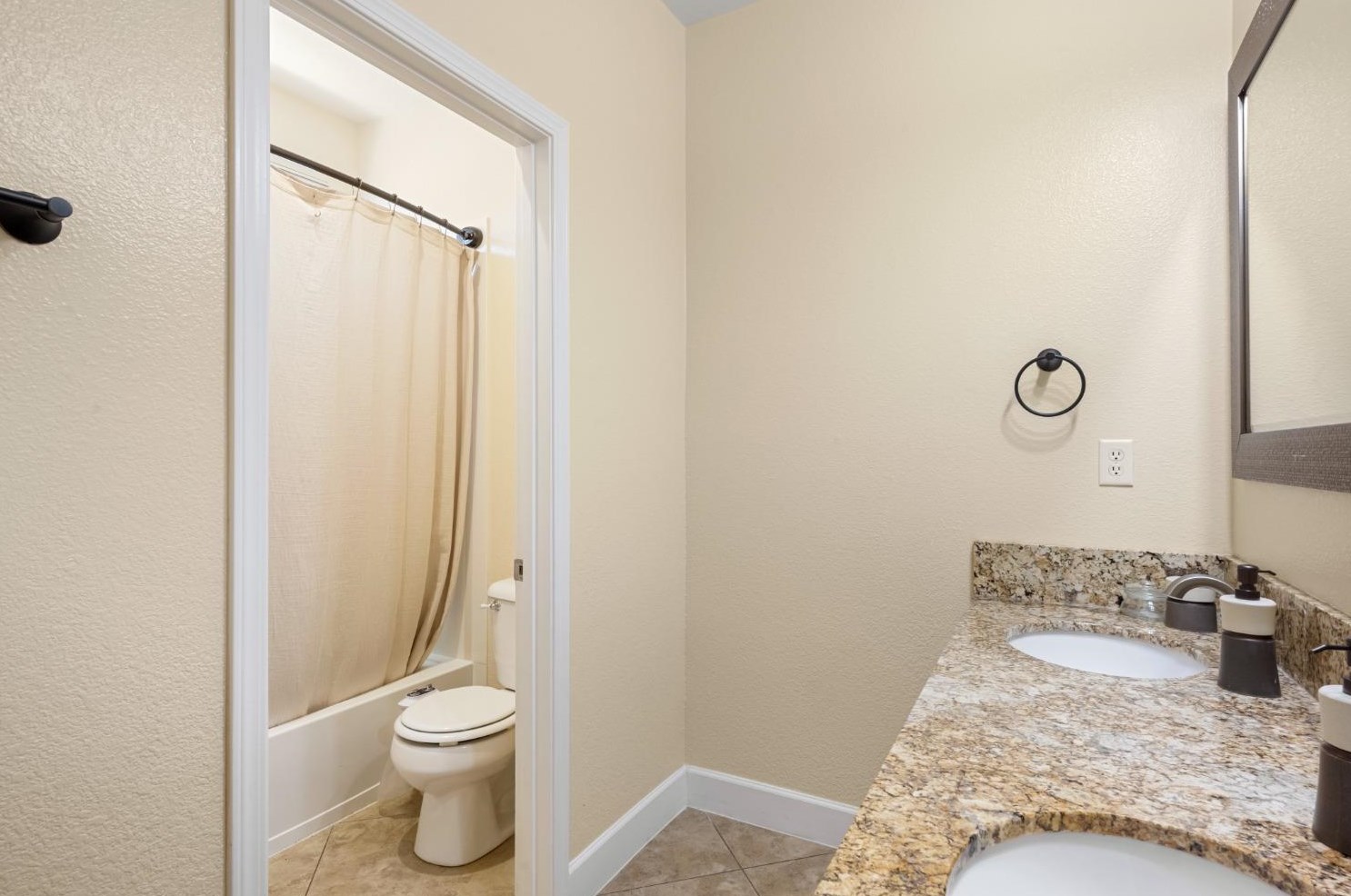 9980 Shiraz Pl, Elk Grove CA  exterior