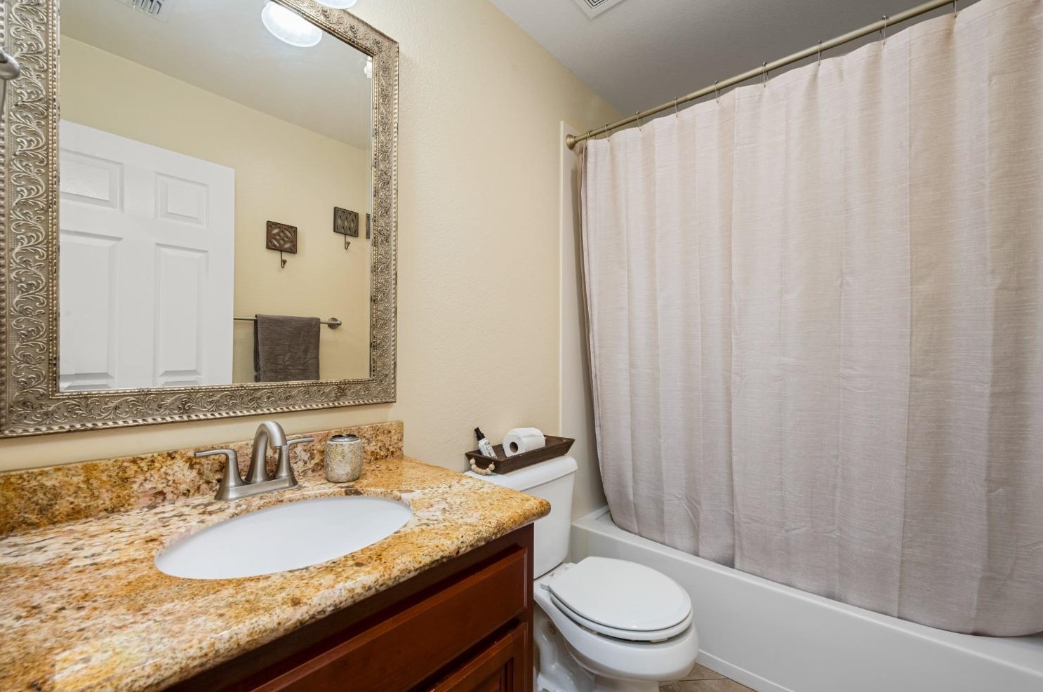 9980 Shiraz Pl, Elk Grove CA  exterior