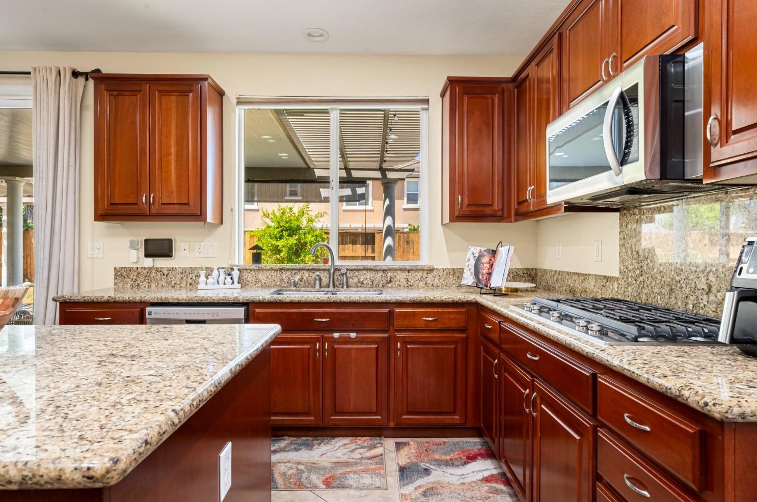 9980 Shiraz Pl, Elk Grove CA  exterior