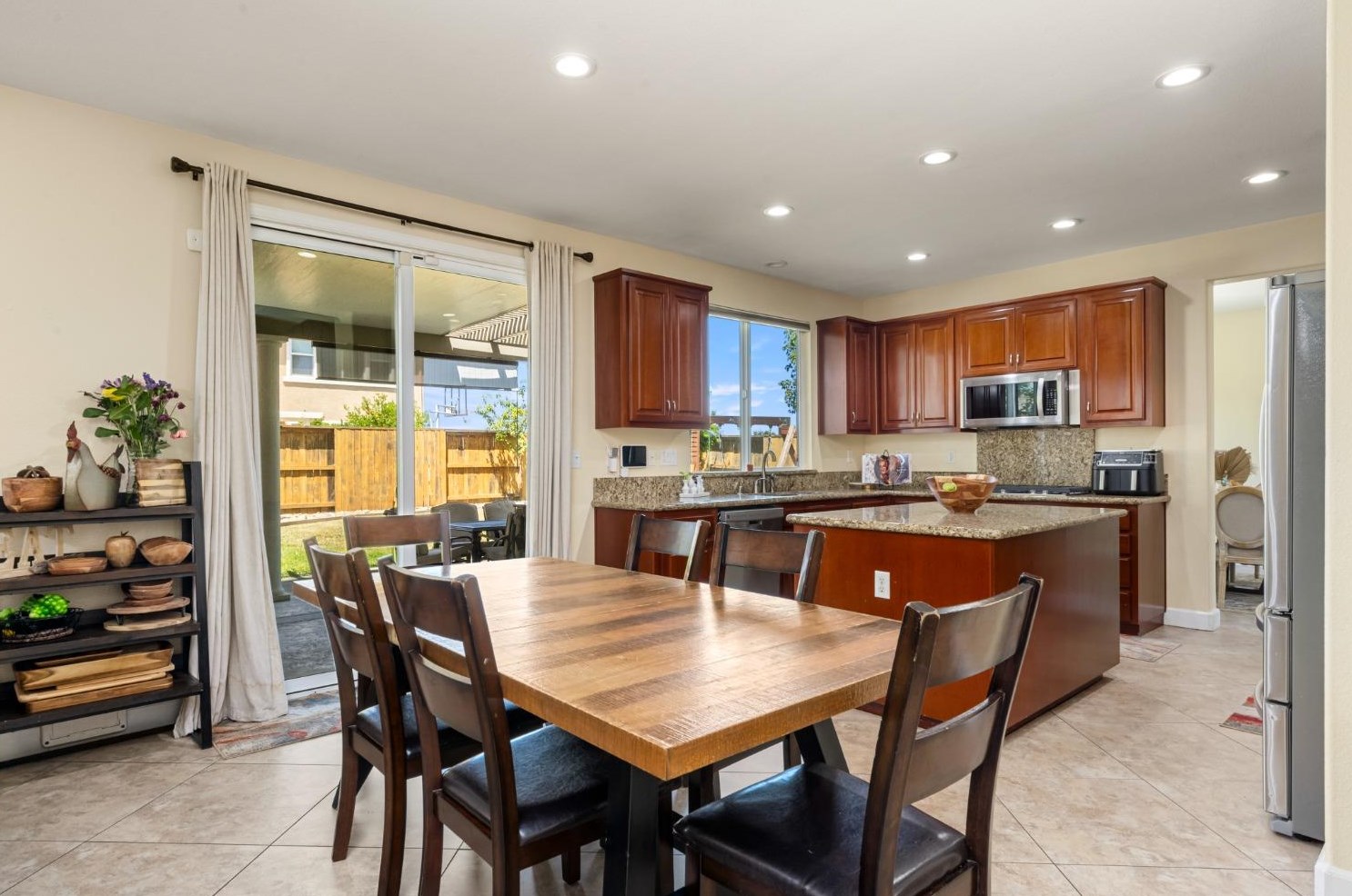 9980 Shiraz Pl, Elk Grove CA  exterior