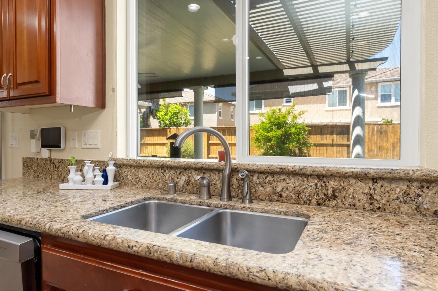 9980 Shiraz Pl, Elk Grove CA  exterior