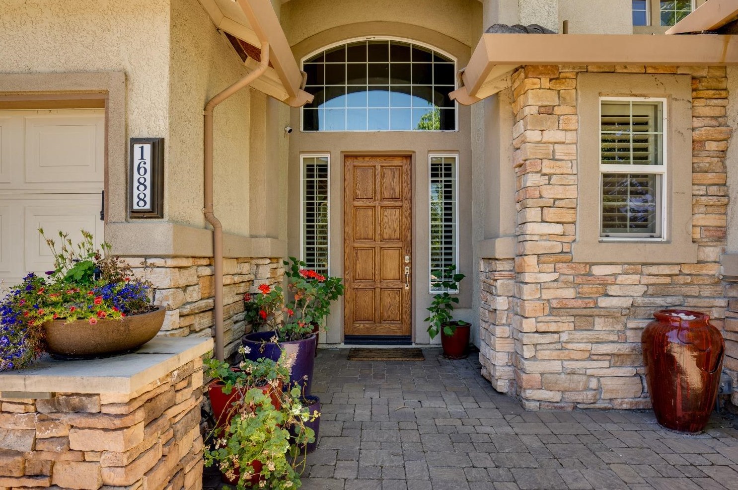 1688 Orvietto Dr, Roseville, CA 95661