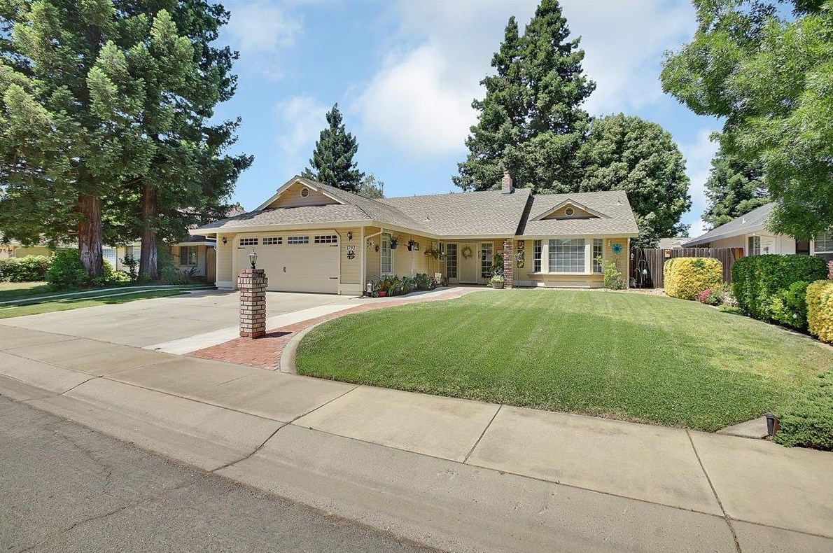 1792 Royo Ranchero Dr, Yuba City, CA 95993-9060