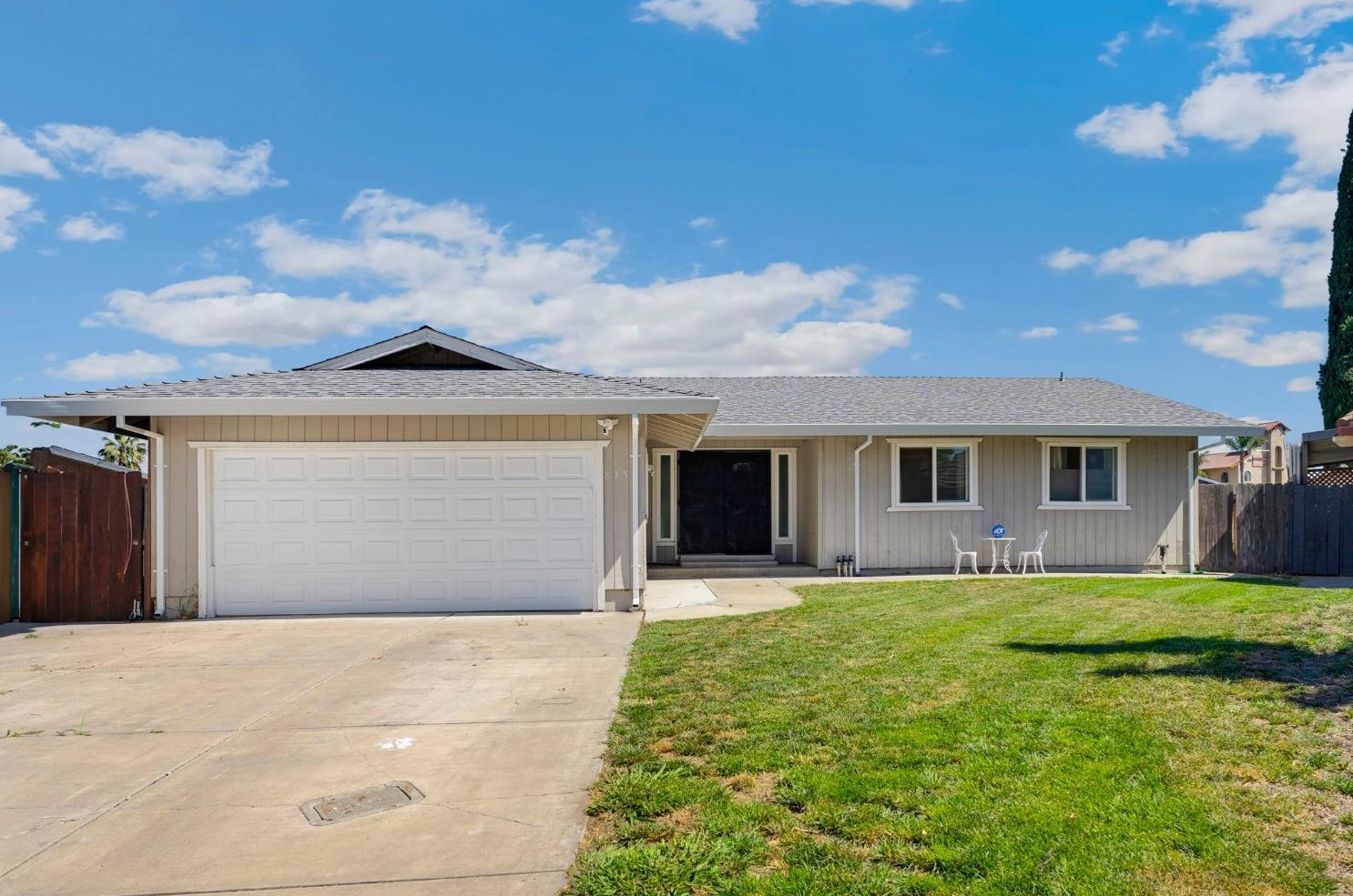 835 Cambridge Dr, Stockton, CA 95207-7537