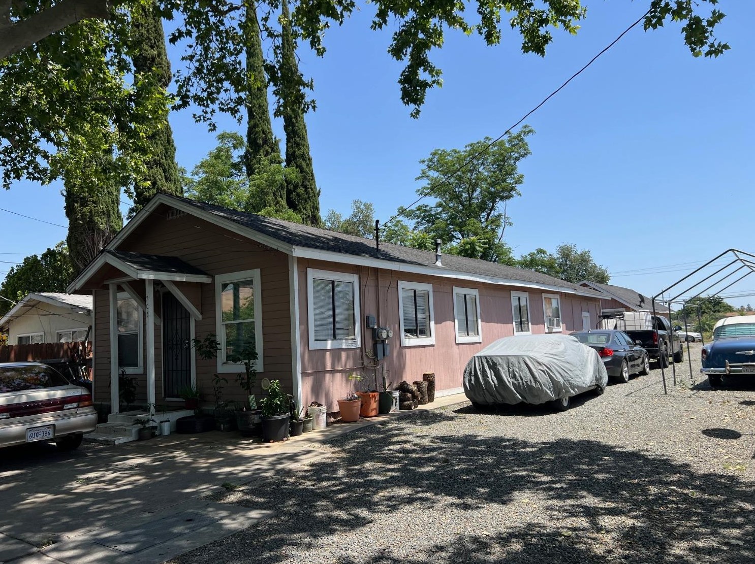 705 6th St, Woodland, CA 95695-4125