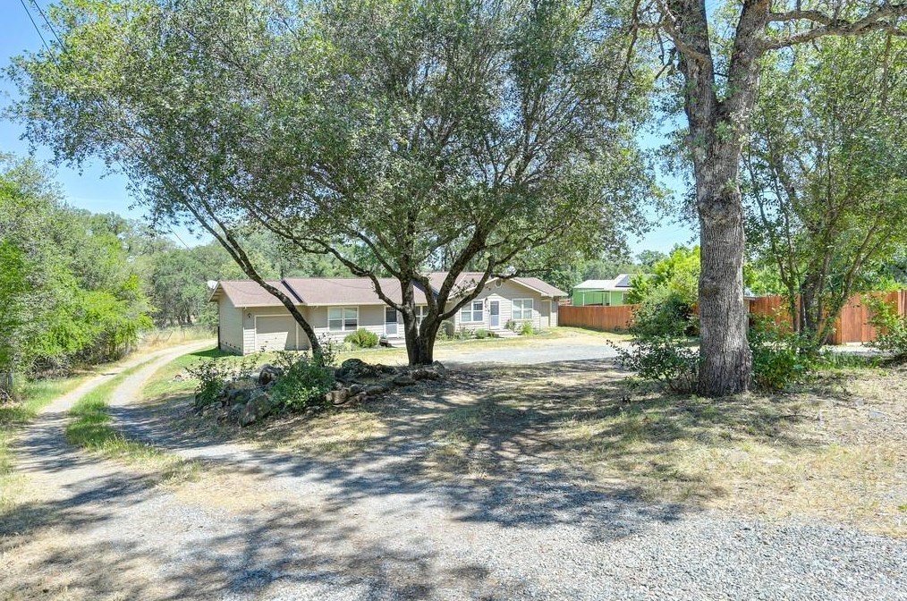 11425 Joeger Rd, Auburn, CA 95602-7403
