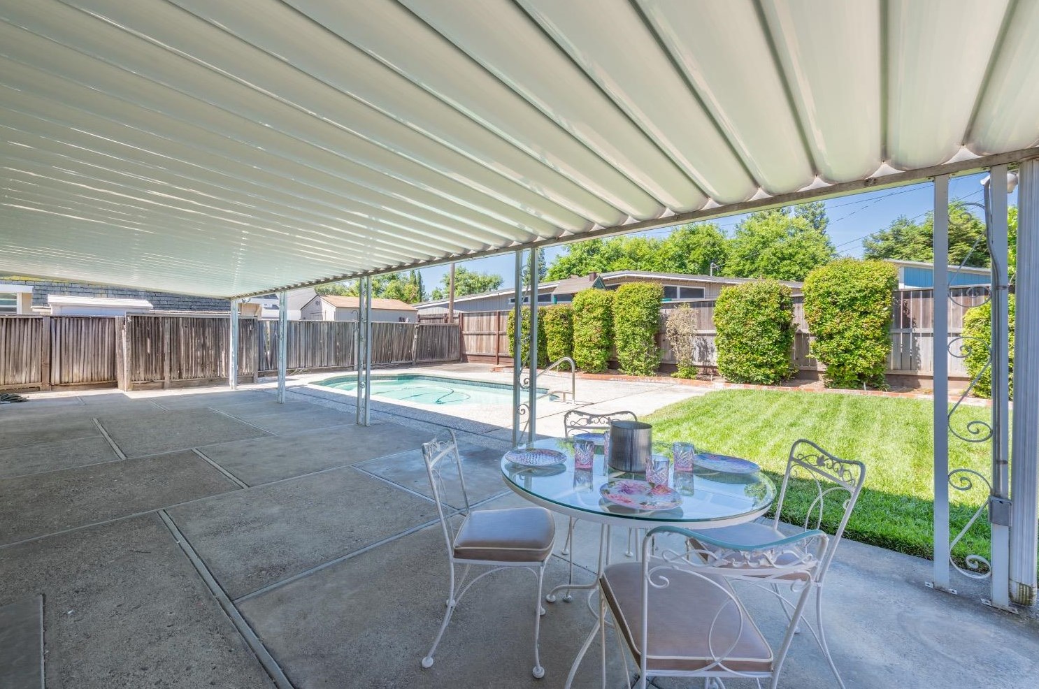 1212 St, Woodland CA  95695-2659 exterior