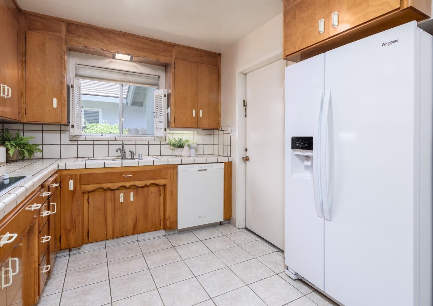 1212 St, Woodland CA  95695-2659 exterior