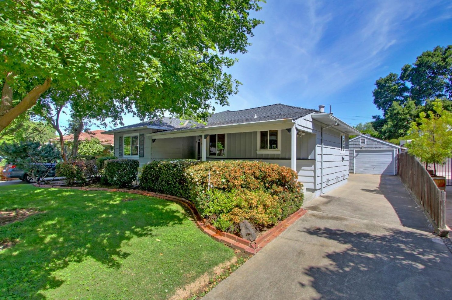 5219 Sandburg Dr, Sacramento, CA 95819-1606