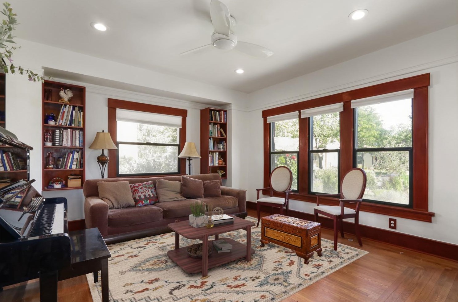 152 St, Woodland CA  95695-3132 exterior