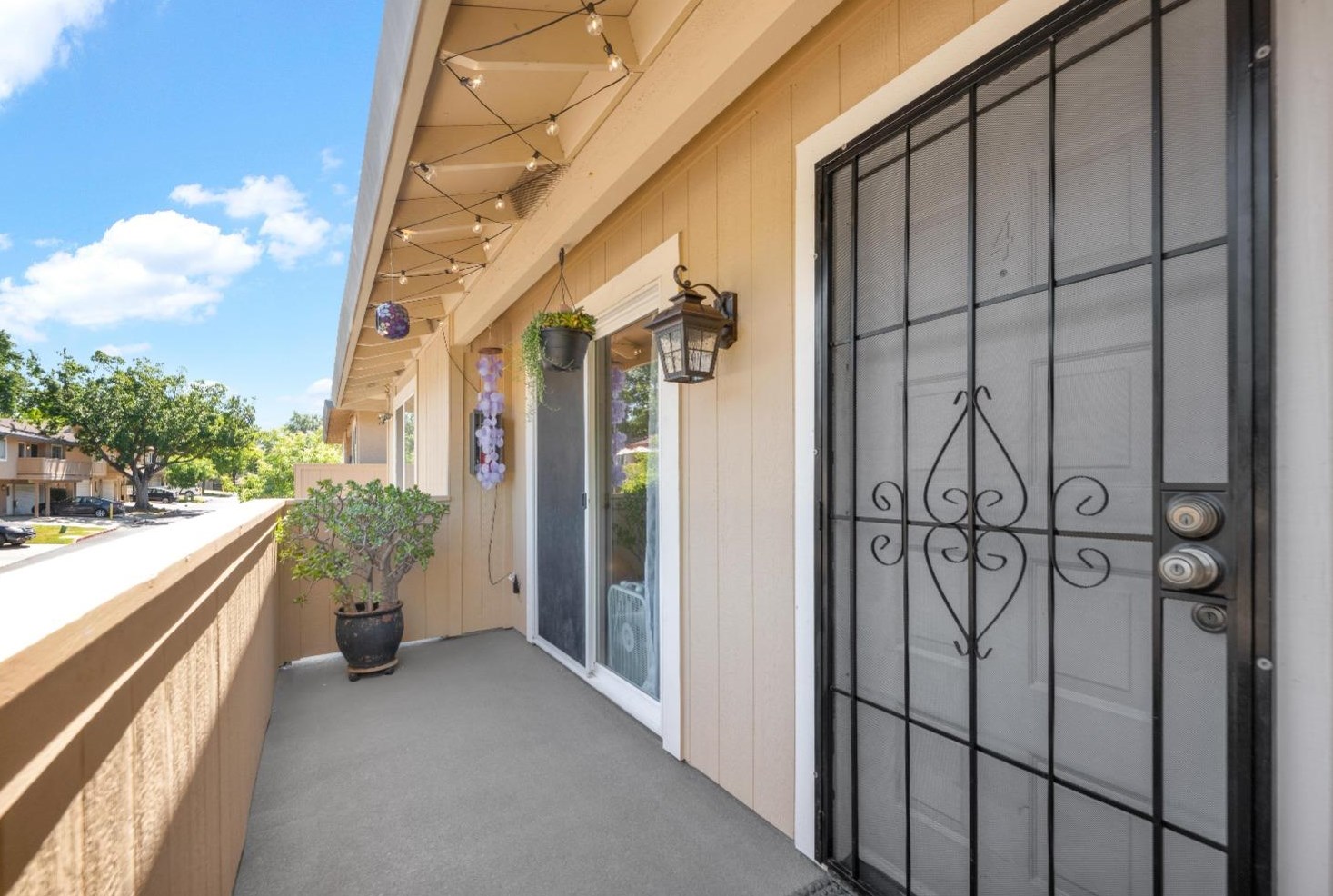 5301 Winfield Way, Sacramento, CA 95841-3230