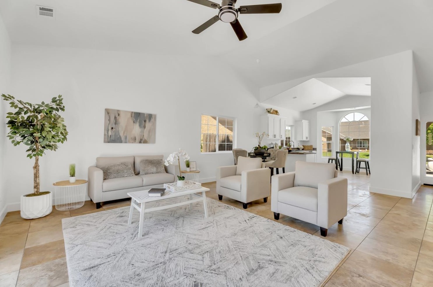924 Rio Robles Ave, Sacramento, CA 95838-1647