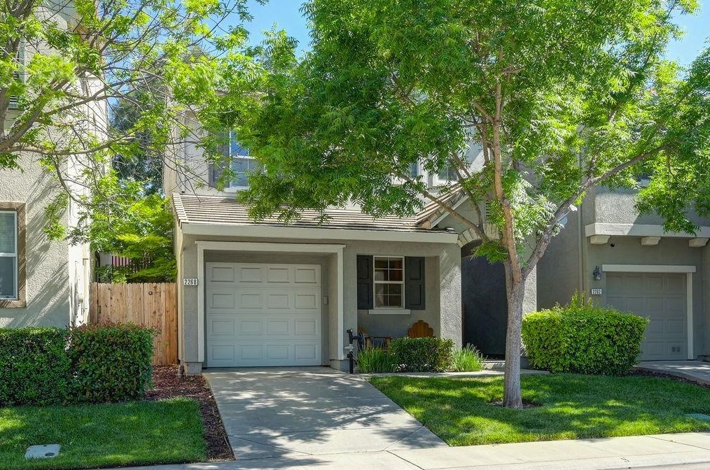 2268 Coffeeberry Rd, West Sacramento, CA 95691-4556