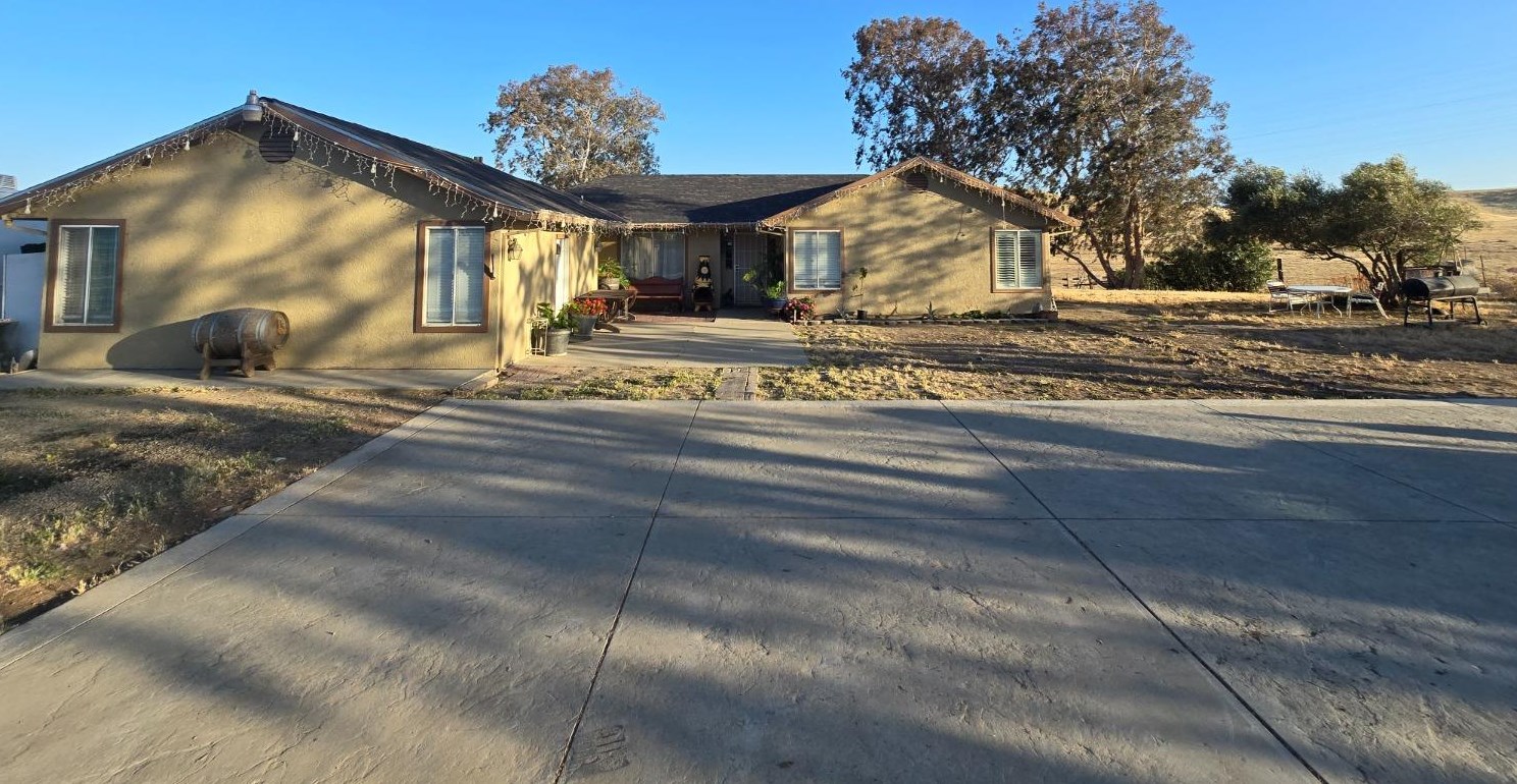 18004 Billy Wright Rd, Los Banos, CA 93635