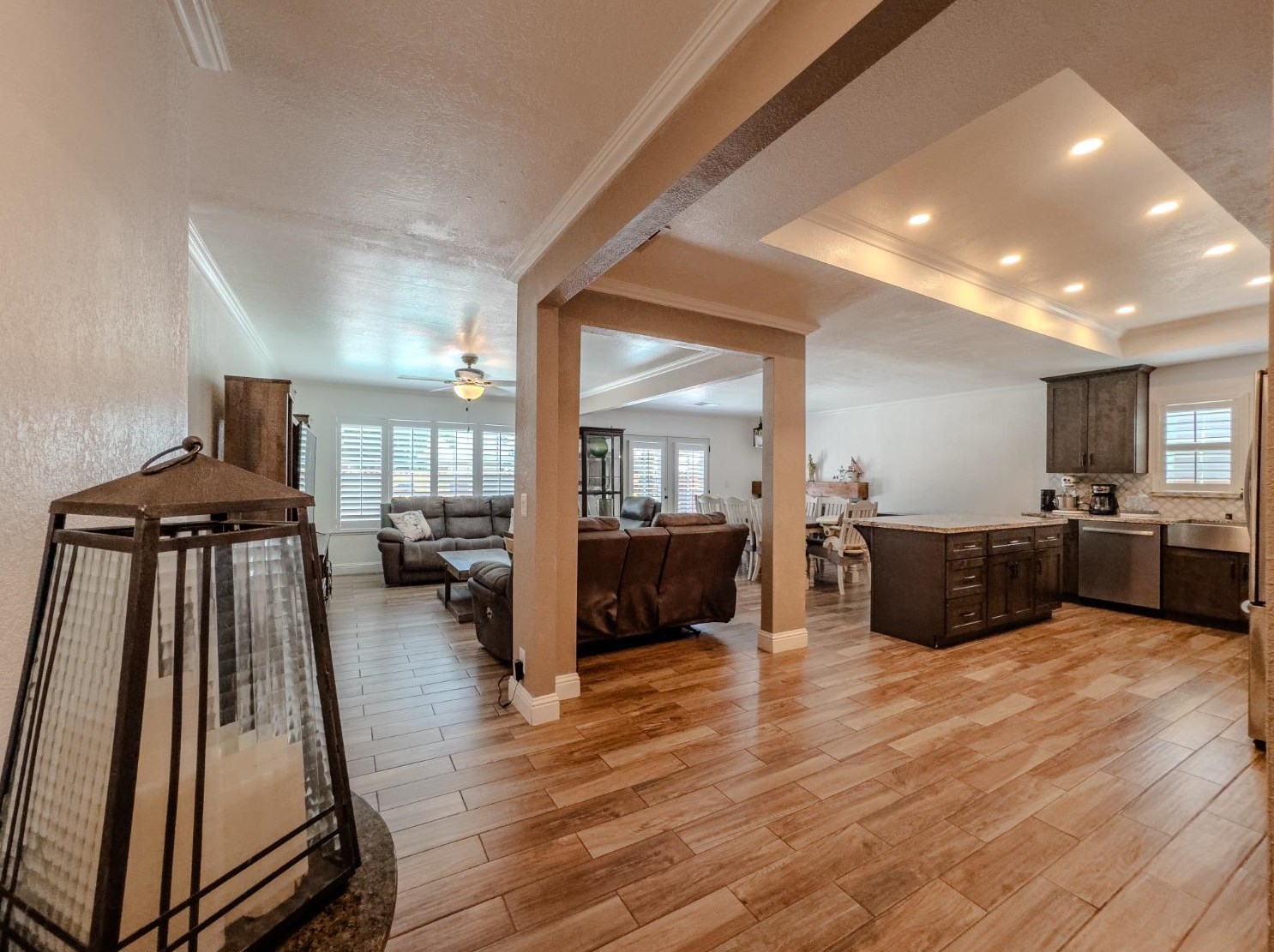 113 Hacienda Ln, Woodland CA  95695-5409 exterior