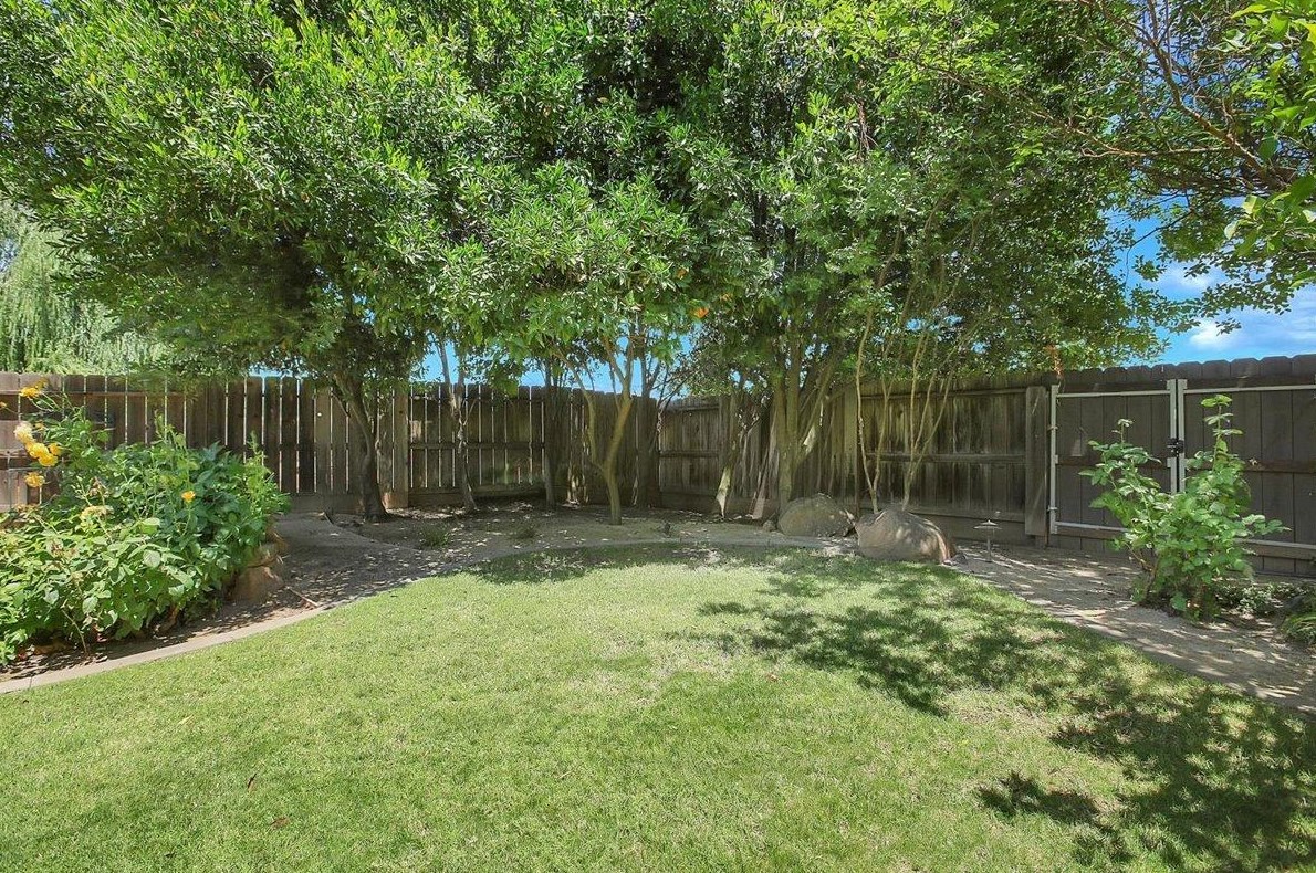 2347 Oregon Way, Yuba City CA  95991-8464 exterior