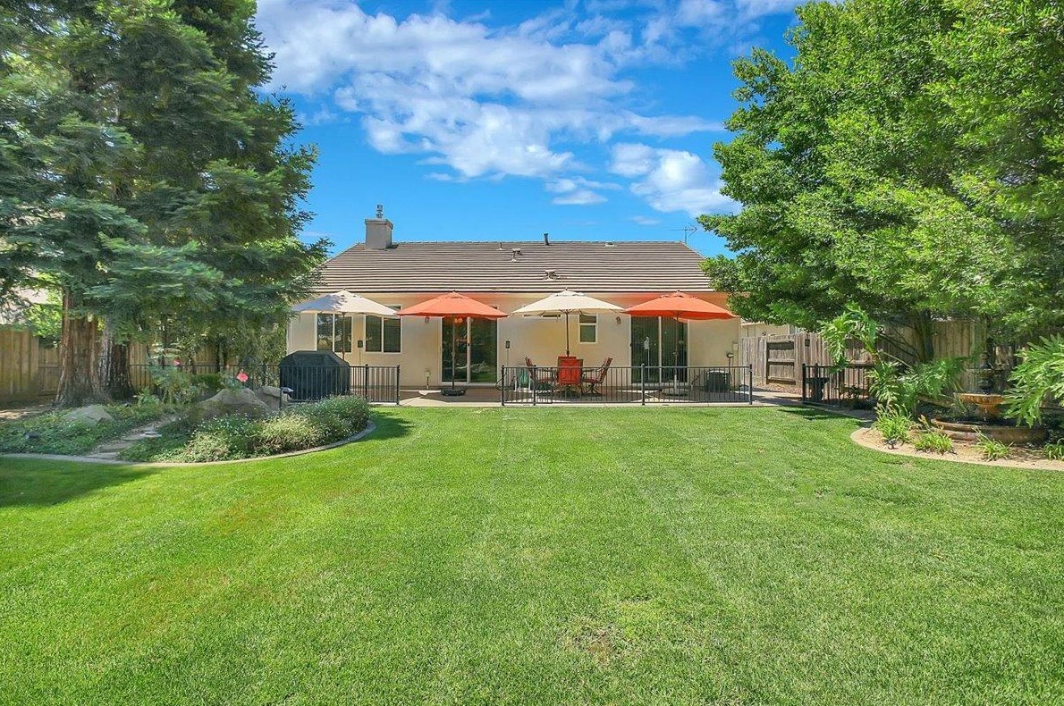 2347 Oregon Way, Yuba City CA  95991-8464 exterior