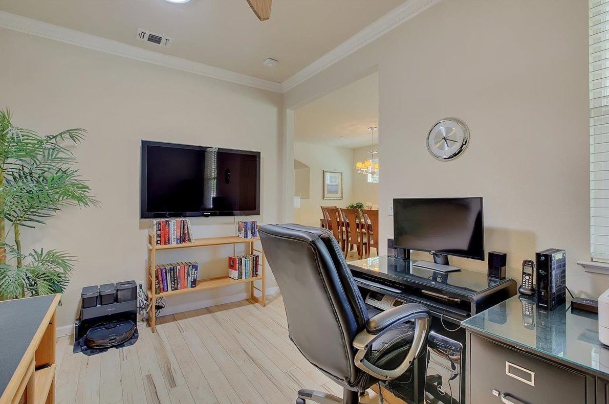 2347 Oregon Way, Yuba City CA  95991-8464 exterior