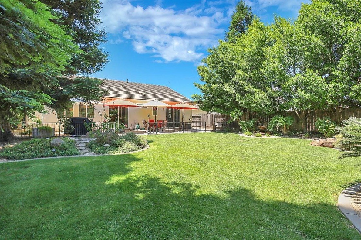 2347 Oregon Way, Yuba City CA  95991-8464 exterior