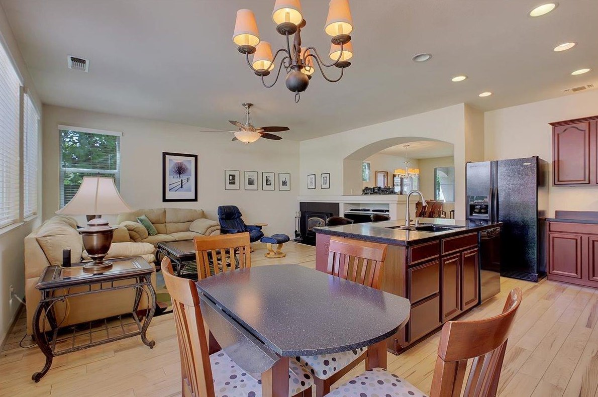 2347 Oregon Way, Yuba City CA  95991-8464 exterior