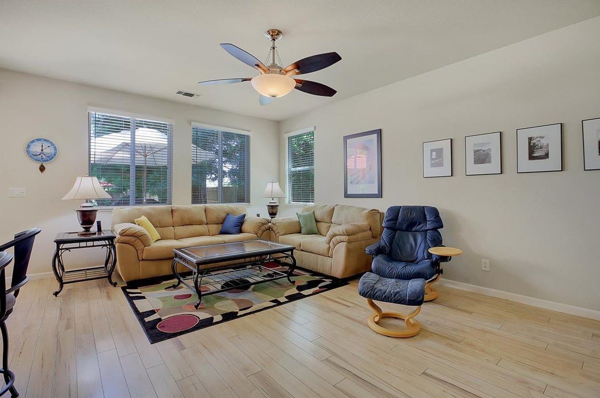 2347 Oregon Way, Yuba City CA  95991-8464 exterior