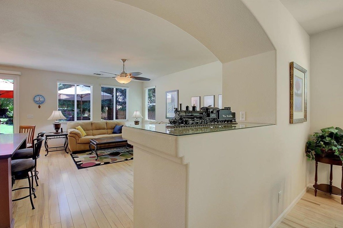 2347 Oregon Way, Yuba City CA  95991-8464 exterior