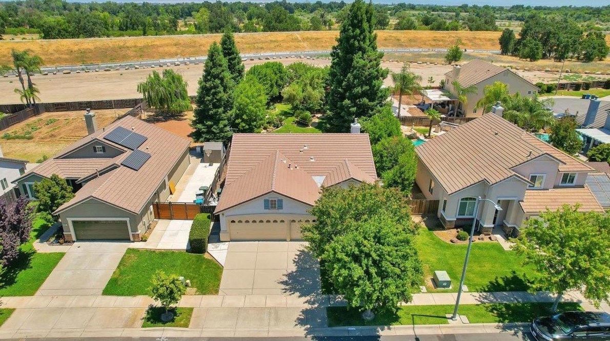 2347 Oregon Way, Yuba City CA  95991-8464 exterior