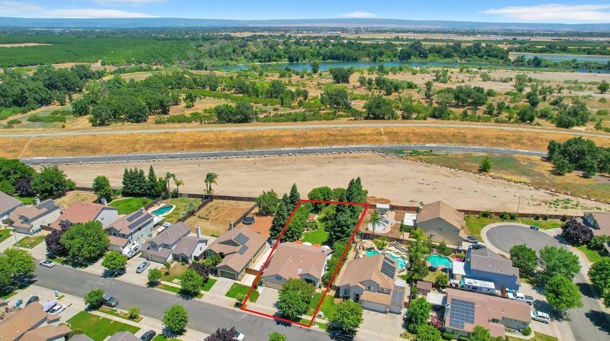 2347 Oregon Way, Yuba City CA  95991-8464 exterior