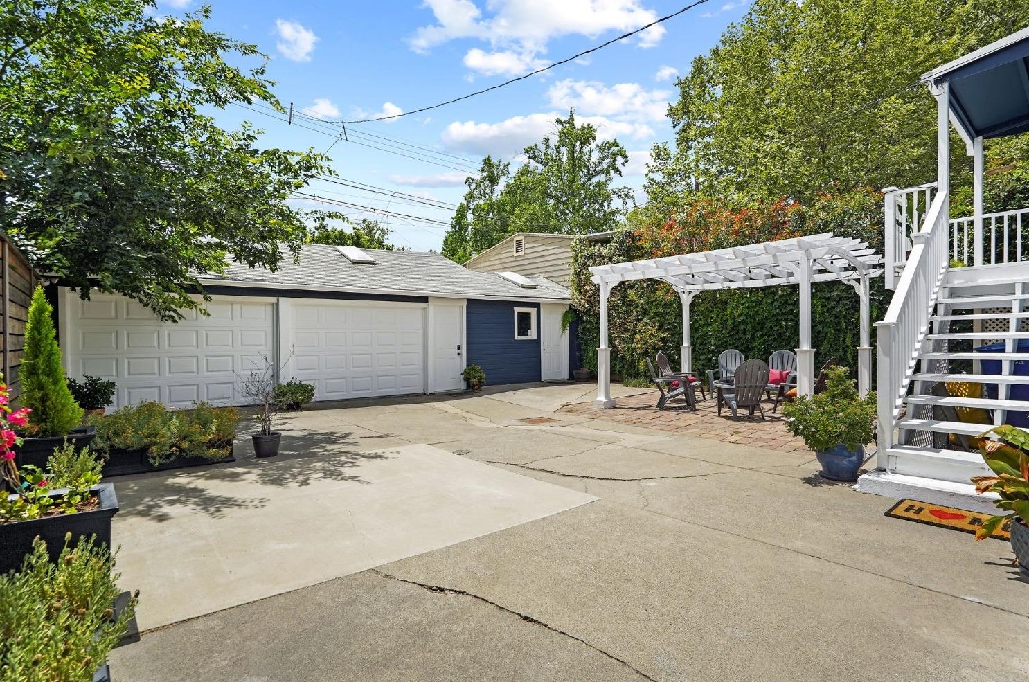 1910 3rd Ave, Sacramento CA  95818-3004 exterior