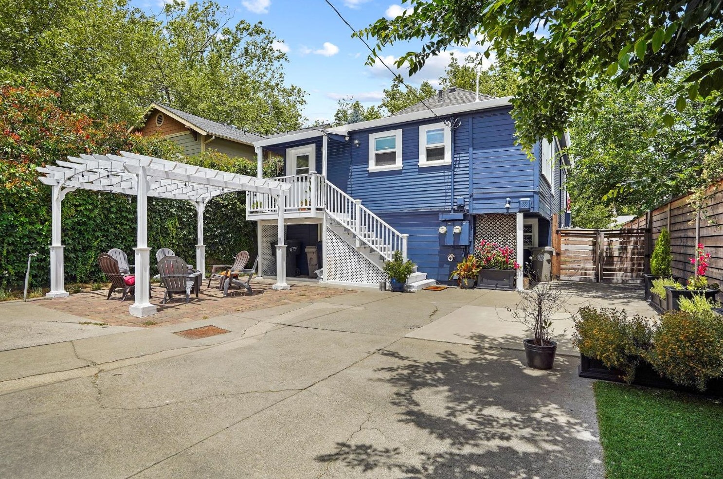 1910 3rd Ave, Sacramento CA  95818-3004 exterior