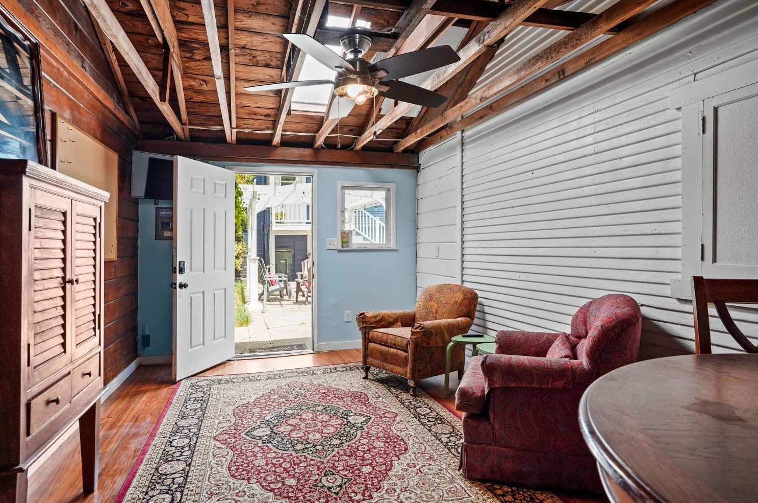 1910 3rd Ave, Sacramento CA  95818-3004 exterior