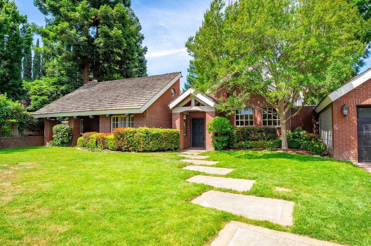 1533 Kingsford Dr, Carmichael, CA 95608-5968