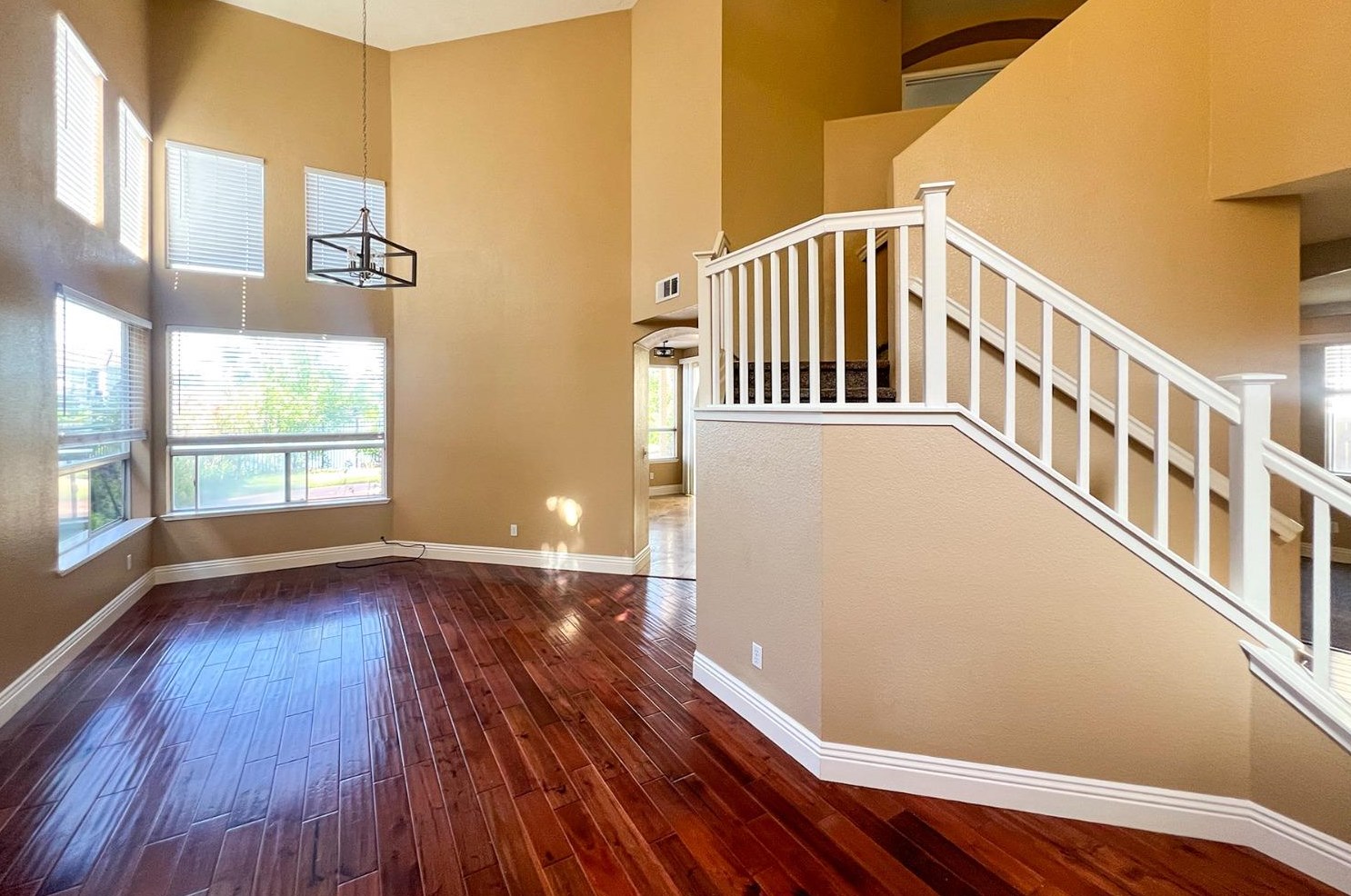 3504 Island Ct, Elk Grove, CA 95758-7429