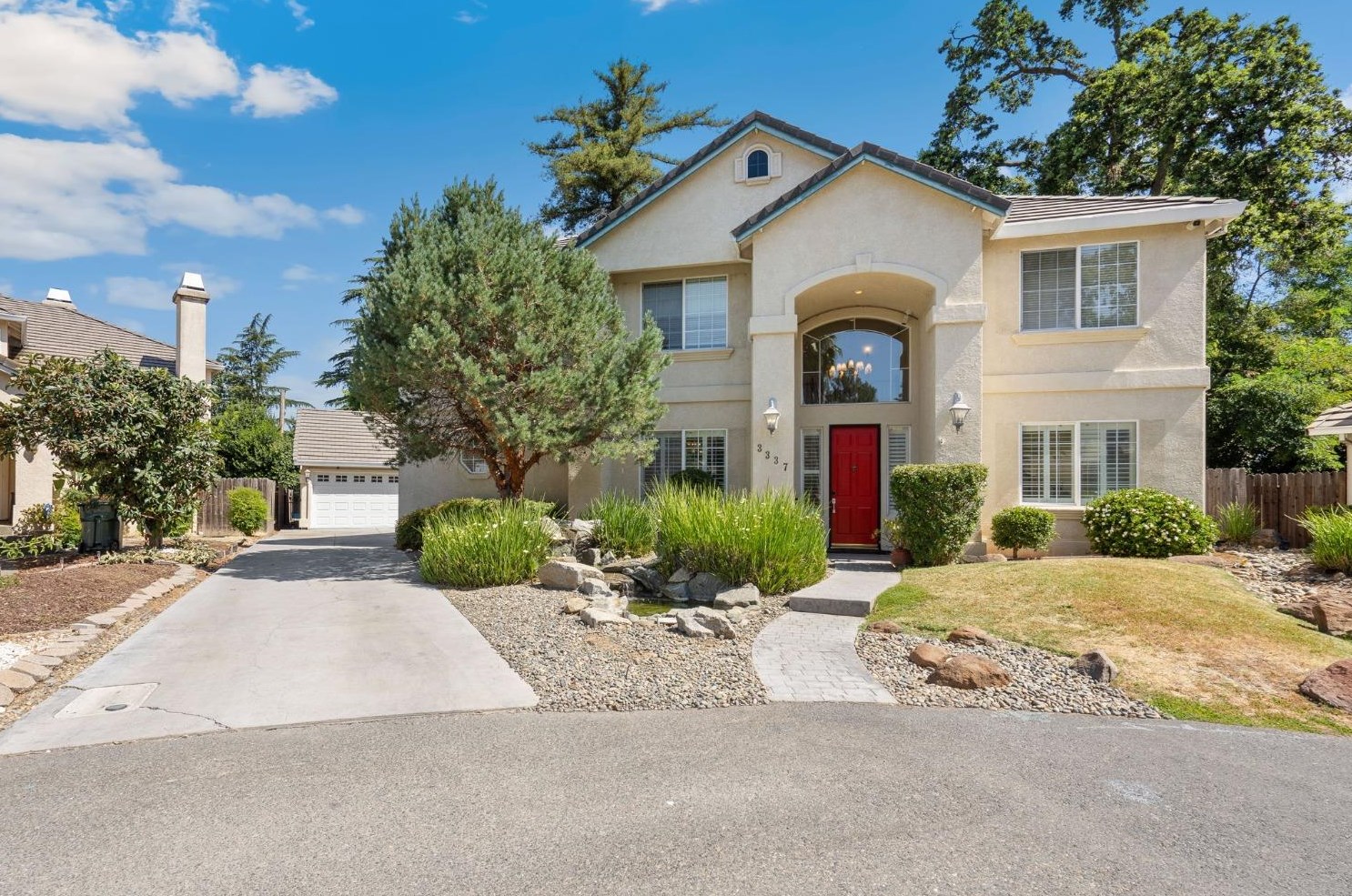 3337 Winsome Ln, Carmichael, CA 95608