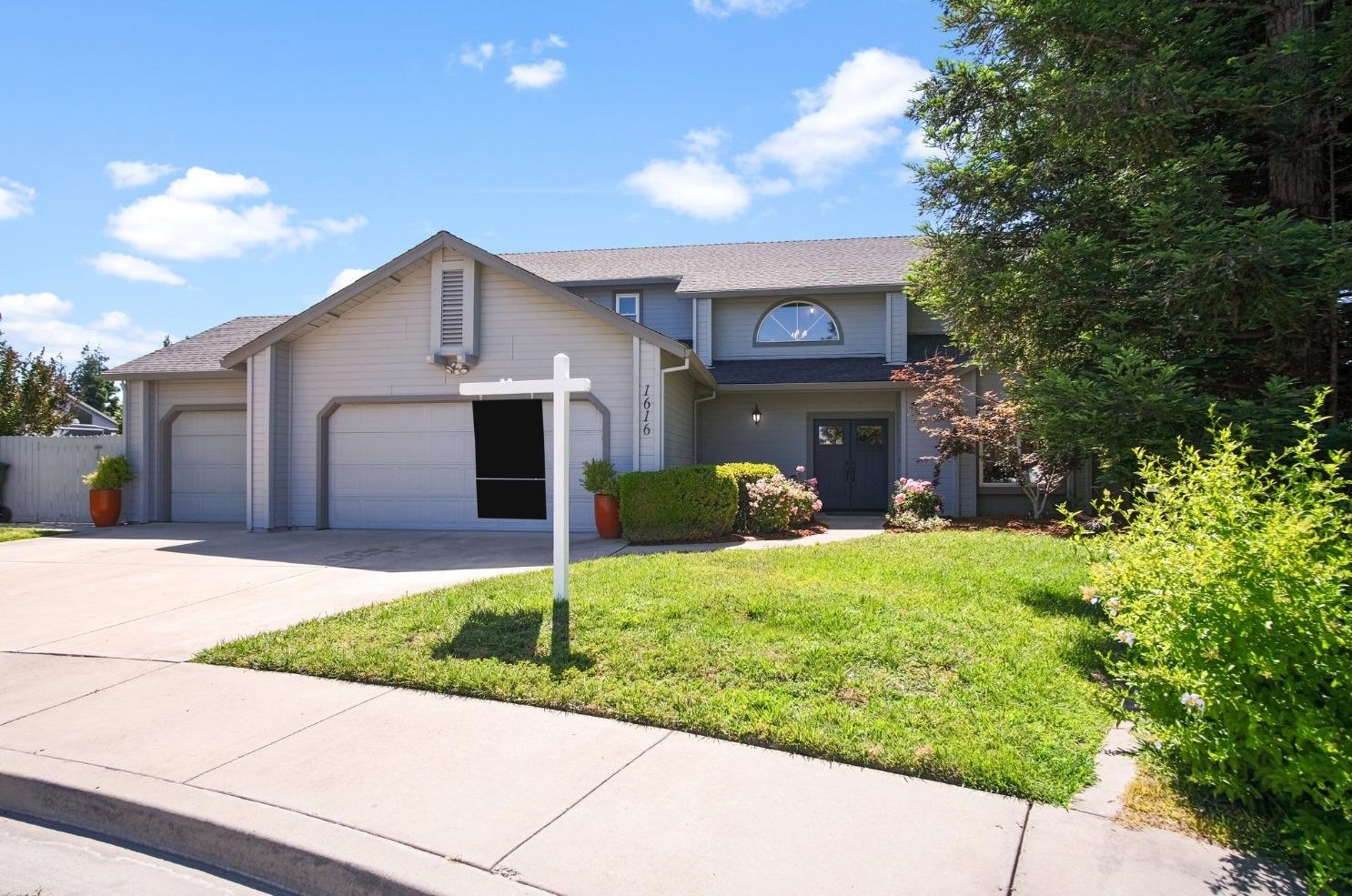 1616 Freedom Ct, Turlock, CA 95382-6712