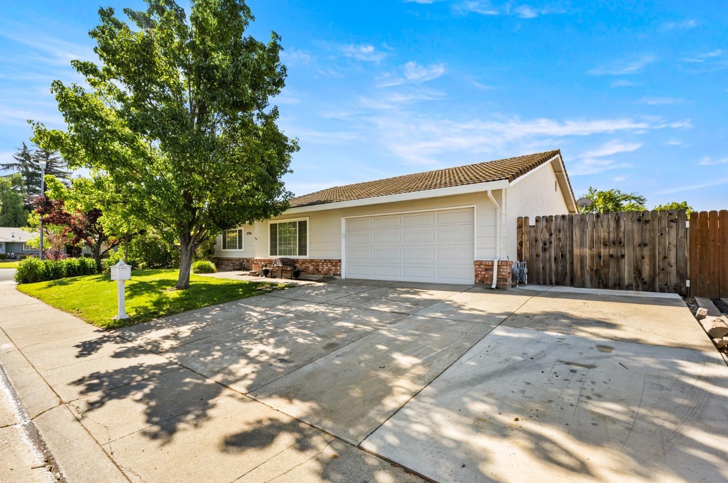 8716 Tipton Ct, Elk Grove, CA 95624-1736
