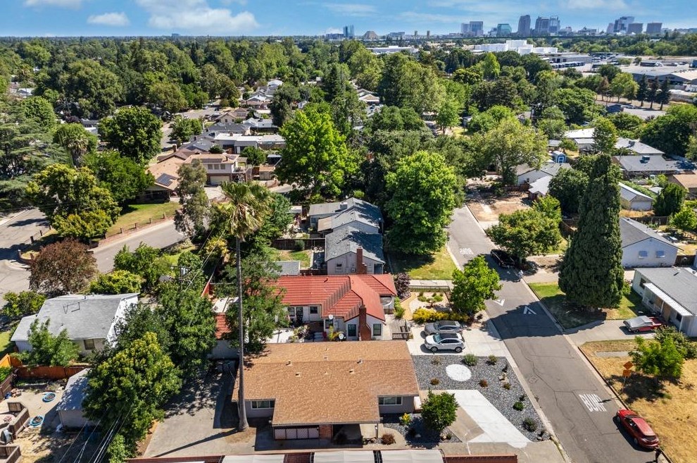 1920 Vermont Ave, West Sacramento CA  95691-4147 exterior
