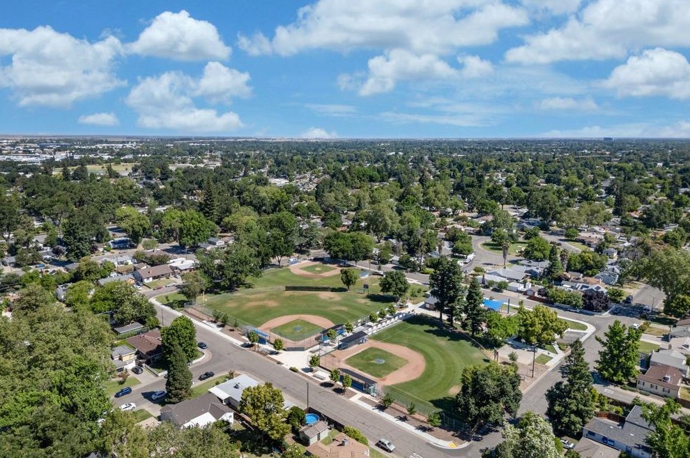 1920 Vermont Ave, West Sacramento CA  95691-4147 exterior